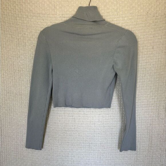 Cropped Sweater✨ - Picture 3 of 4